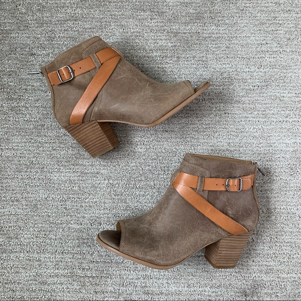 Lucky Brand Haryson Leather Peep Toe Wrap Ankle Block Heel Booties Boots 8.5